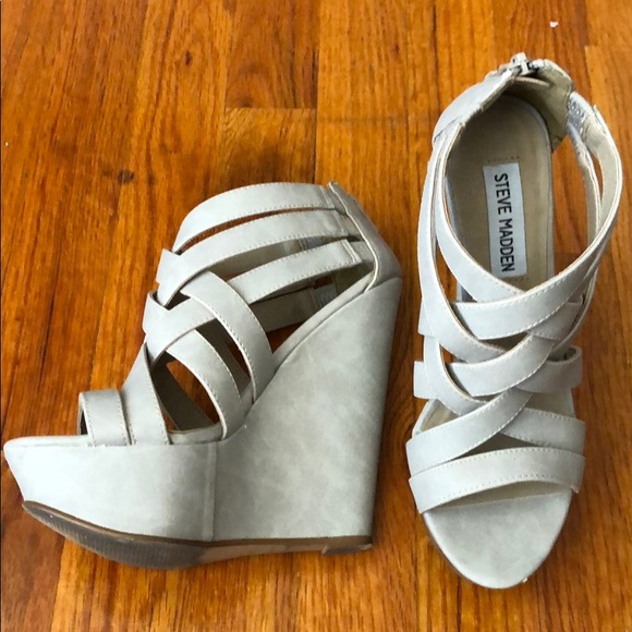 Wedge. Steve Madden. Zip ups. Nude. - Picture 2 of 3
